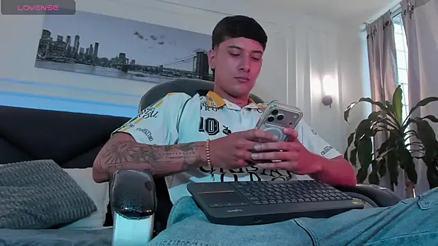 Damian23   online show from March 27, 2:17 pm