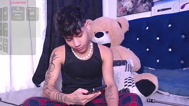 Sexys Boys Hot1 online show from November 7, 2:33 am