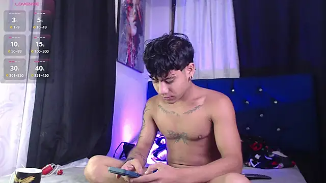 Sexys Boys Hot1 online show from March 24, 1:43 am