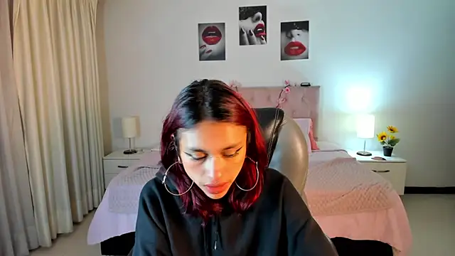 Snapshot of Kat_cute_ chatting on March 18, 3:53 am Kat cute online show from March 18, 3:53 am