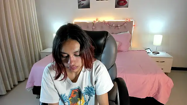 Snapshot of Kat_cute_ chatting on September 24, 1:53 am Kat cute online show from September 24, 1:53 am