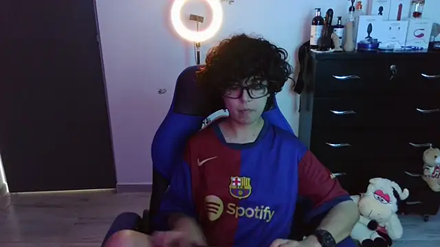 thomascooper7 online show from October 26, 7:09 pm