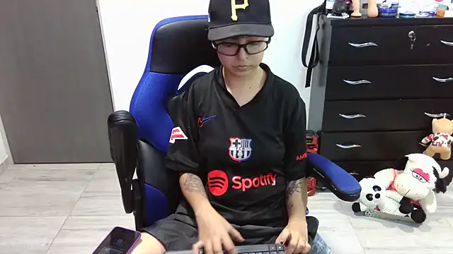 Snapshot of thomascooper7 chatting on November 24, 1:05 am thomascooper7 online show from November 24, 1:05 am