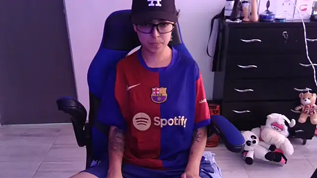 Snapshot of thomascooper7 chatting on November 25, 5:46 pm thomascooper7 online show from November 25, 5:46 pm