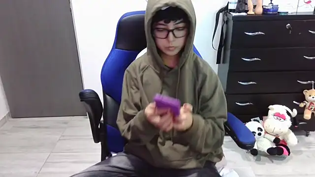 Snapshot of thomascooper7 chatting on November 27, 7:38 pm thomascooper7 online show from November 27, 7:38 pm