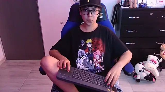 Snapshot of thomascooper7 chatting on December 1, 6:46 pm thomascooper7 online show from December 1, 6:46 pm