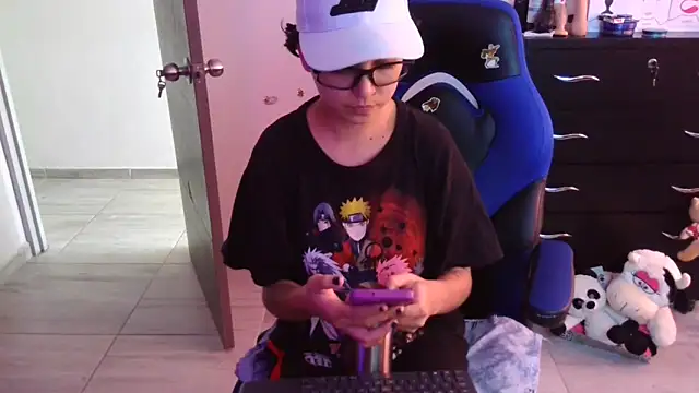 Snapshot of thomascooper7 chatting on December 17, 7:09 pm thomascooper7 online show from December 17, 7:09 pm