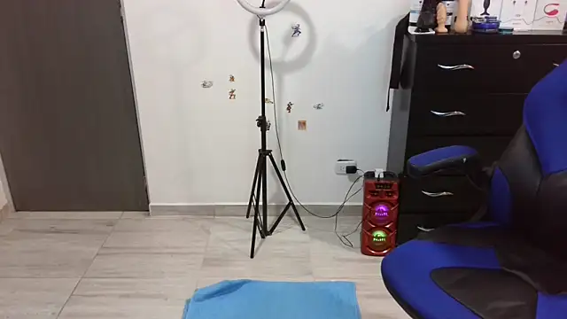 Snapshot of thomascooper7 chatting on December 22, 7:22 pm thomascooper7 online show from December 22, 7:22 pm