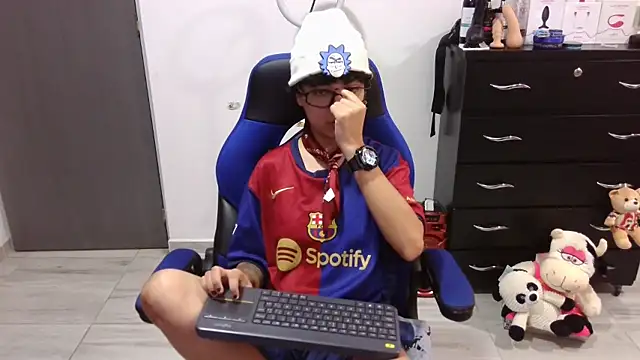 Snapshot of thomascooper7 chatting on January 11, 7:19 pm thomascooper7 online show from January 11, 7:19 pm