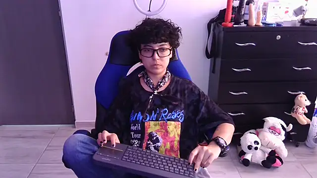 Snapshot of thomascooper7 chatting on February 28, 4:08 pm thomascooper7 online show from February 28, 4:08 pm