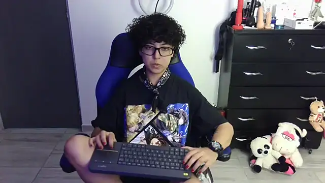 thomascooper7 online show from March 29, 7:58 pm