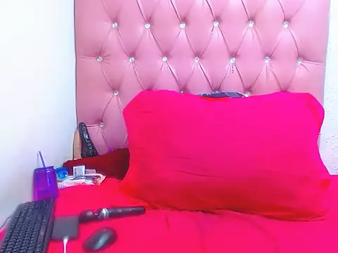 Snapshot of DarkGorgeous chatting on October 21, 3:46 pm DarkGorgeous online show from October 21, 3:46 pm