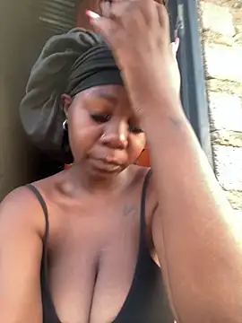 Snapshot of DarkGorgeous chatting on April 6, 3:46 pm DarkGorgeous online show from April 6, 3:46 pm