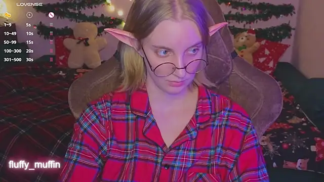 Snapshot of Fluffy_muffin_ chatting on December 18, 6:57 pm Fluffy muffin online show from December 18, 6:57 pm