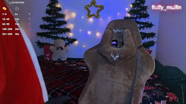 Snapshot of Fluffy_muffin_ chatting on December 24, 6:17 pm Fluffy muffin online show from December 24, 6:17 pm