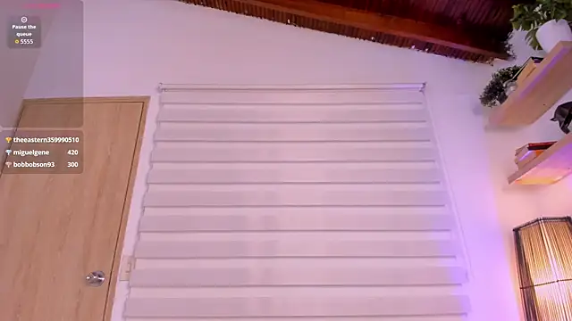 Snapshot of Milan_ebony chatting on October 9, 11:58 pm Milan ebony online show from October 9, 11:58 pm