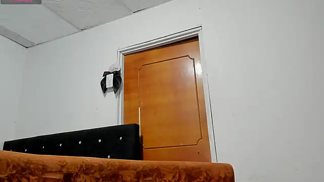 Snapshot of chloe_evanx_ chatting on January 2, 7:18 pm chloe evanx online show from January 2, 7:18 pm