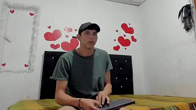 Snapshot of chloe_evanx_ chatting on March 17, 7:15 pm chloe evanx online show from March 17, 7:15 pm