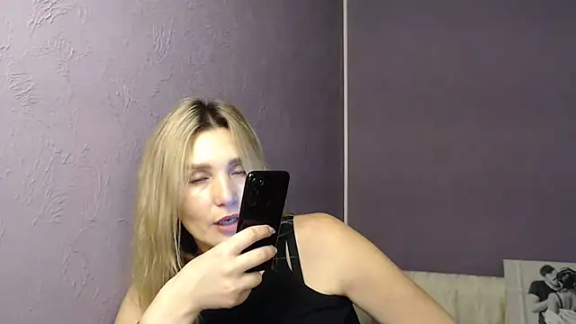 Snapshot of _sexy_lady chatting on December 4, 2:04 pm sexy lady online show from December 4, 2:04 pm