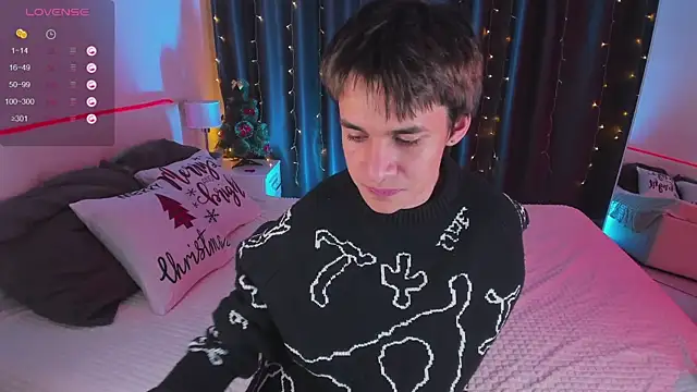 Snapshot of Andrew_Clar chatting on December 19, 3:41 pm Andrew Clar online show from December 19, 3:41 pm