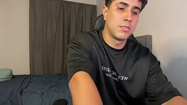 Snapshot of dereckbrownn chatting on December 4, 2:53 am dereckbrownn online show from December 4, 2:53 am