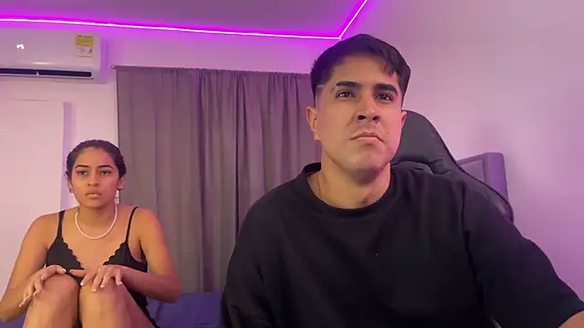 Snapshot of dereckbrownn chatting on January 19, 5:05 am dereckbrownn online show from January 19, 5:05 am