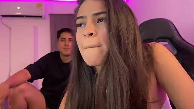 Snapshot of dereckbrownn chatting on January 23, 4:41 am dereckbrownn online show from January 23, 4:41 am