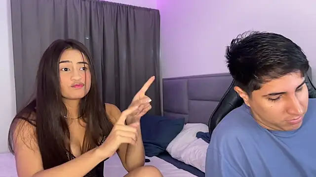 Snapshot of dereckbrownn chatting on March 17, 9:23 pm dereckbrownn online show from March 17, 9:23 pm