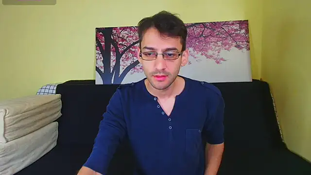 Snapshot of HungEddy chatting on October 21, 8:31 pm HungEddy online show from October 21, 8:31 pm