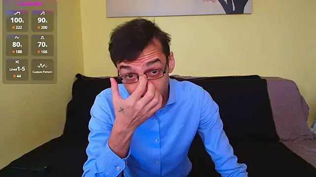 Snapshot of HungEddy chatting on November 12, 9:21 am HungEddy online show from November 12, 9:21 am