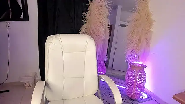 Snapshot of ALANAH_KITTY chatting on September 10, 7:25 pm ALANAH KITTY online show from September 10, 7:25 pm