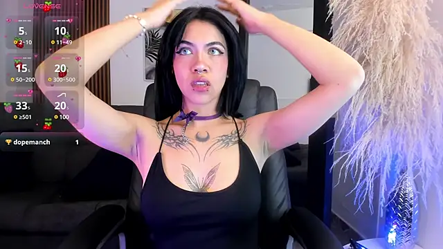 Snapshot of Gianna_foxy chatting on December 5, 4:53 am Gianna foxy online show from December 5, 4:53 am