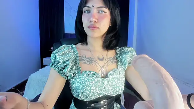 Snapshot of Gianna_foxy chatting on January 23, 5:02 am Gianna foxy online show from January 23, 5:02 am