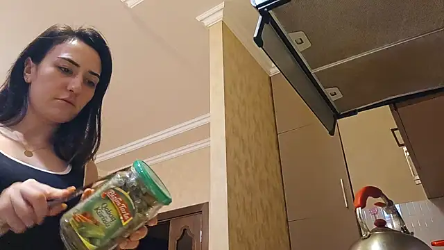 AlejandraDelaney online show from February 7, 8:31 pm