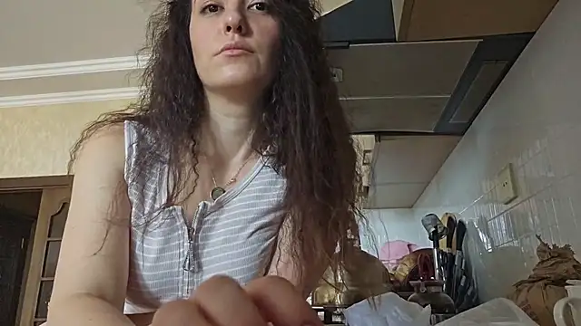 AlejandraDelaney online show from October 19, 9:10 am