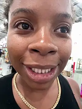 Snapshot of miamiworld chatting on October 21, 11:49 pm miamiworld online show from October 21, 11:49 pm