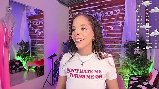 Sapphire Venuss online show from October 17, 2:59 am