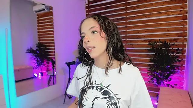 Sapphire Venuss online show from February 7, 12:25 am