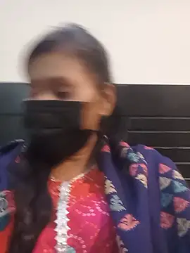 SHALU-KUMARI online show from December 3, 9:01 pm