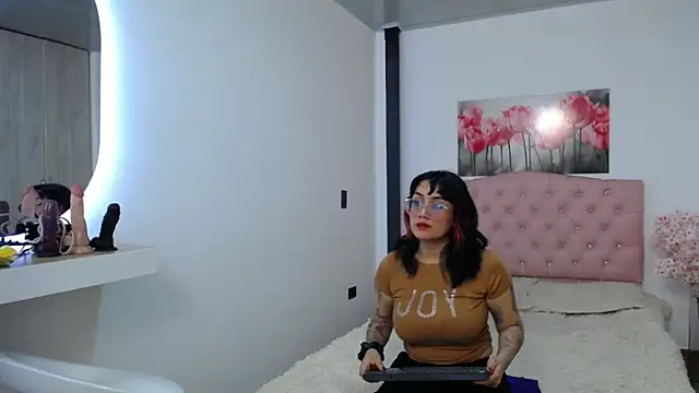 lily f00x online show from September 24, 7:50 pm