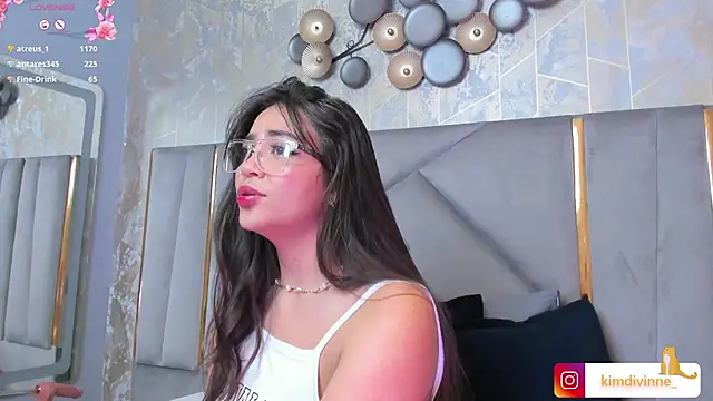 KimDevinne online show from February 15, 9:05 am