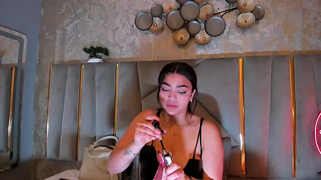 KimDevinne online show from October 3, 3:03 am