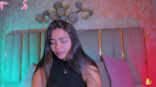 KimDevinne online show from April 22, 2:25 am