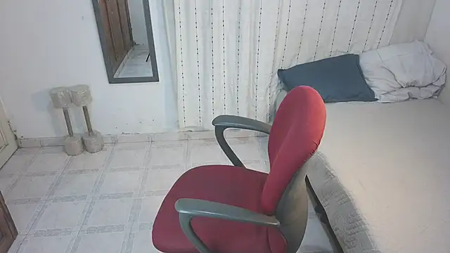 Snapshot of Orionferrer- chatting on December 18, 1:33 am Orionferrer- online show from December 18, 1:33 am