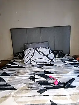 ThickPearlx23 online show from February 8, 6:39 am