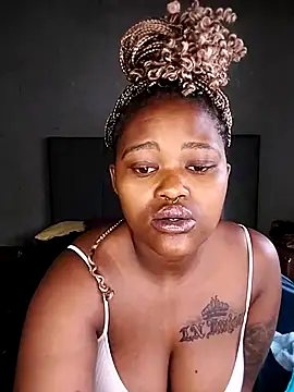 ThickPearlx23 online show from April 15, 6:42 am