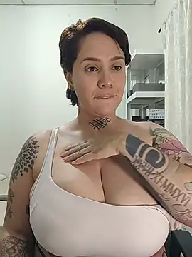 Snapshot of KatInk chatting on April 2, 7:44 pm KatInk online show from April 2, 7:44 pm