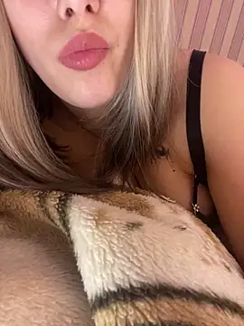 69Laura696 online show from February 8, 6:22 pm