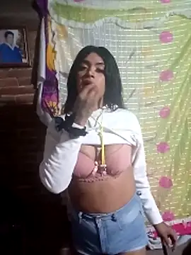 yovana13 online show from November 16, 5:24 am