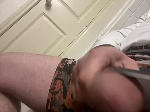 Snapshot of DuroMan25 chatting on January 11, 5:52 am DuroMan25 online show from January 11, 5:52 am